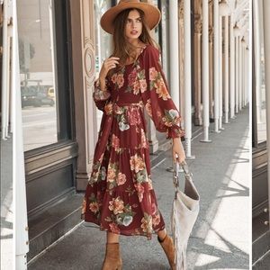 NWOT Vici floral smocked midi dress.